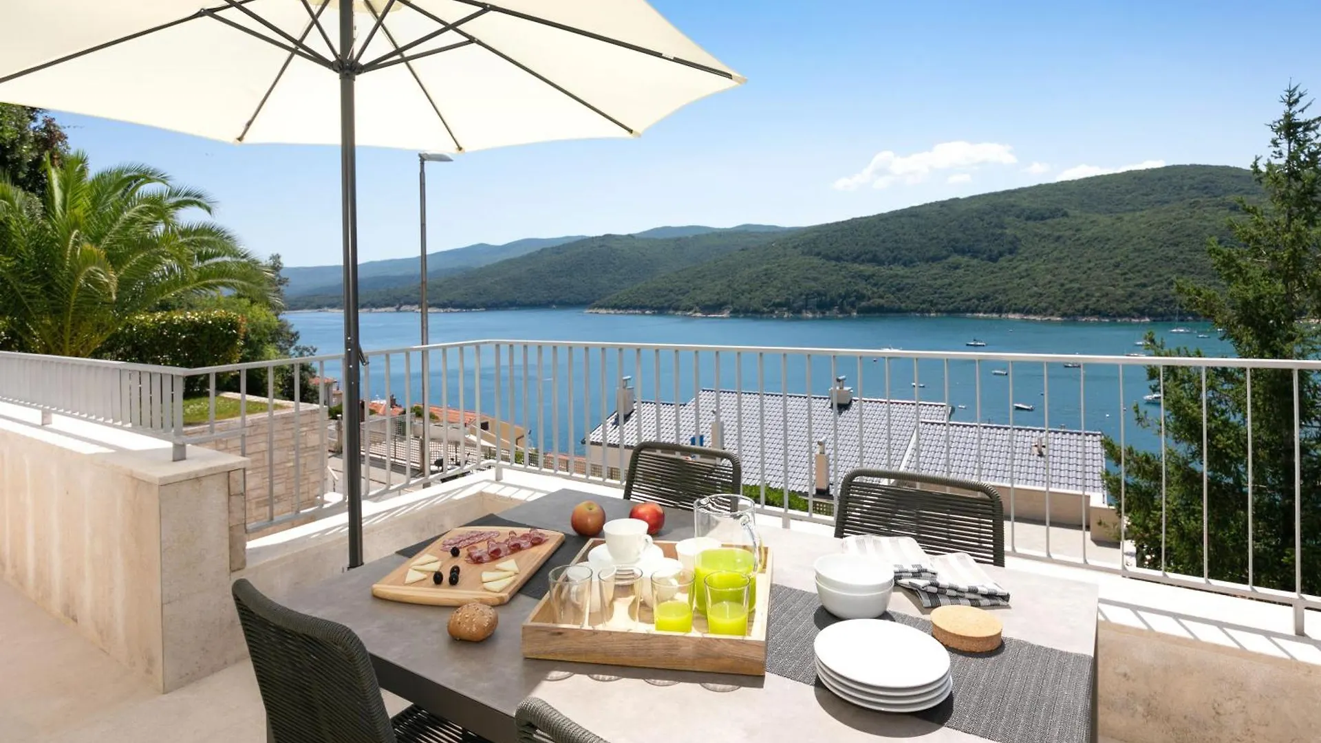 Apartments Kanat With Beautiful Sea View Rabac